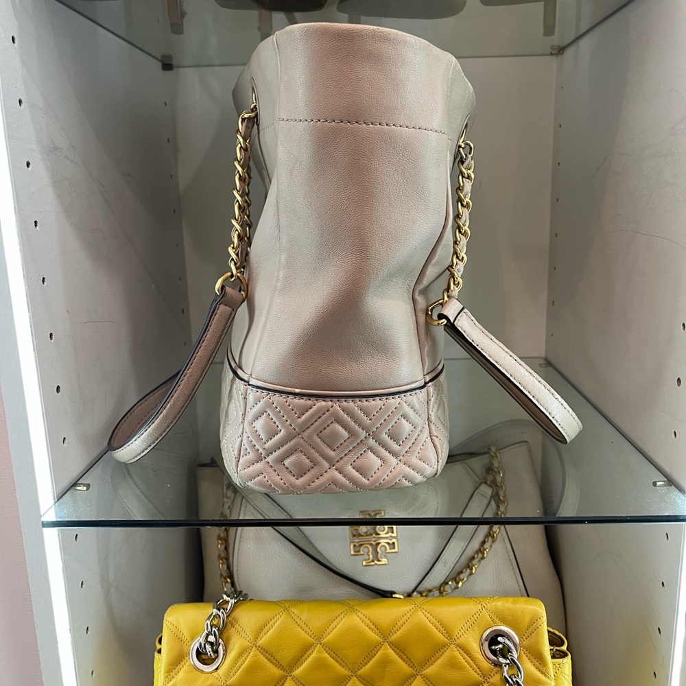 Tory Burch Nude Quilted Tote - Picture 4 of 15